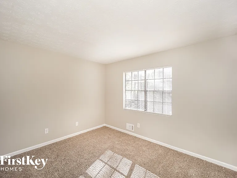 1292 Brookvale Dr — Photo 9