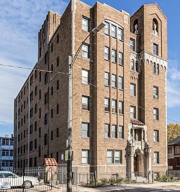 3rd image of 1000 Van Dyke St #B02