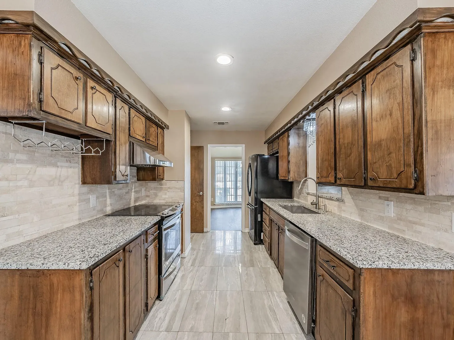 3 bed, 1654 sqft, $2,050 — Photo 3