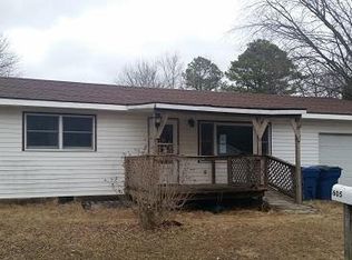 605 W Kennedy Dr, De Soto, IL 62924