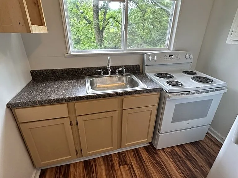 14 Hemlock Cir — Photo 5