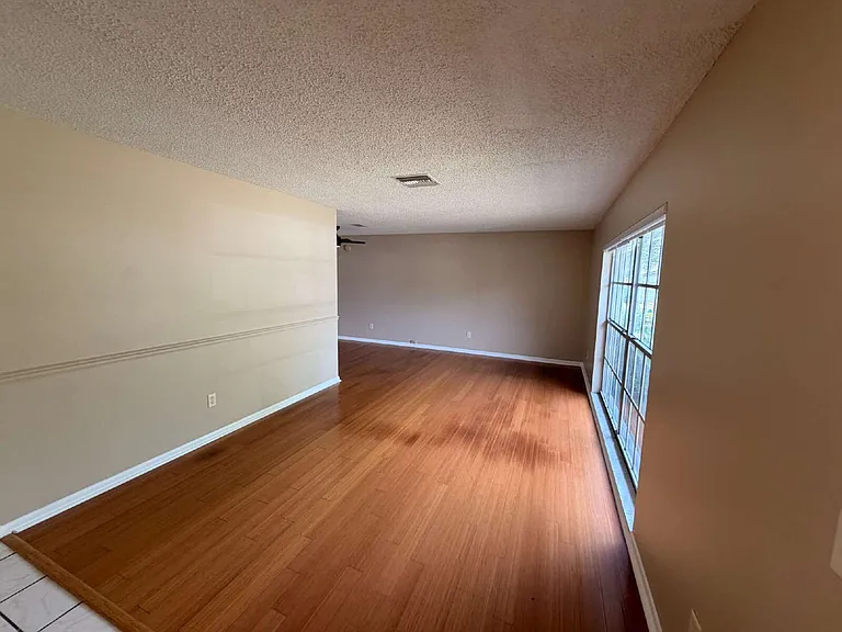 14001 Dominion Ct — Photo 7