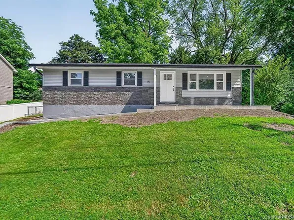 90 Myrtle Ave, New Windsor, NY 12553