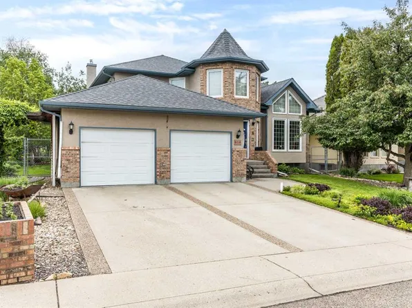 6 SE Pine Ct NE, Medicine Hat, AB T1C 1R3