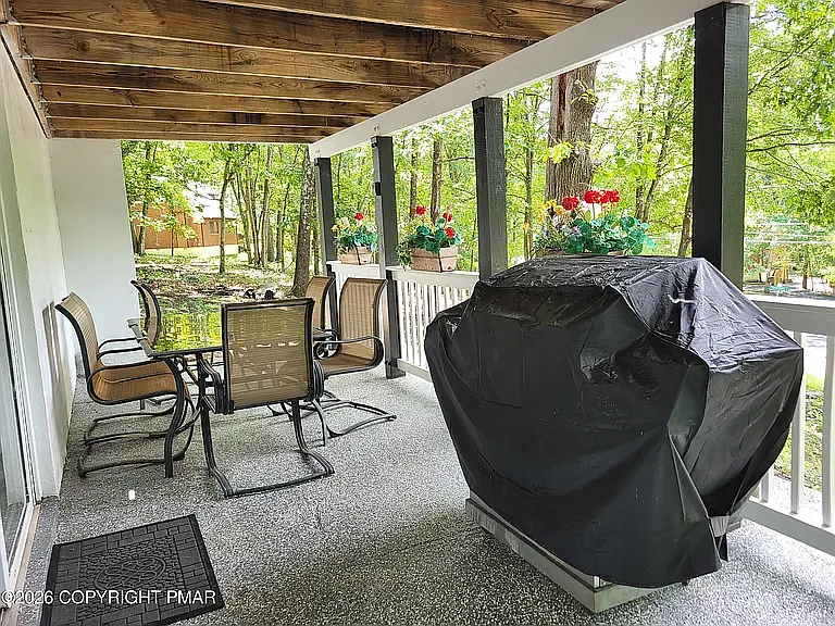 251 Dorchester Dr — Photo 16