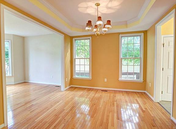 5th image of 4821 Saddleridge Ct
