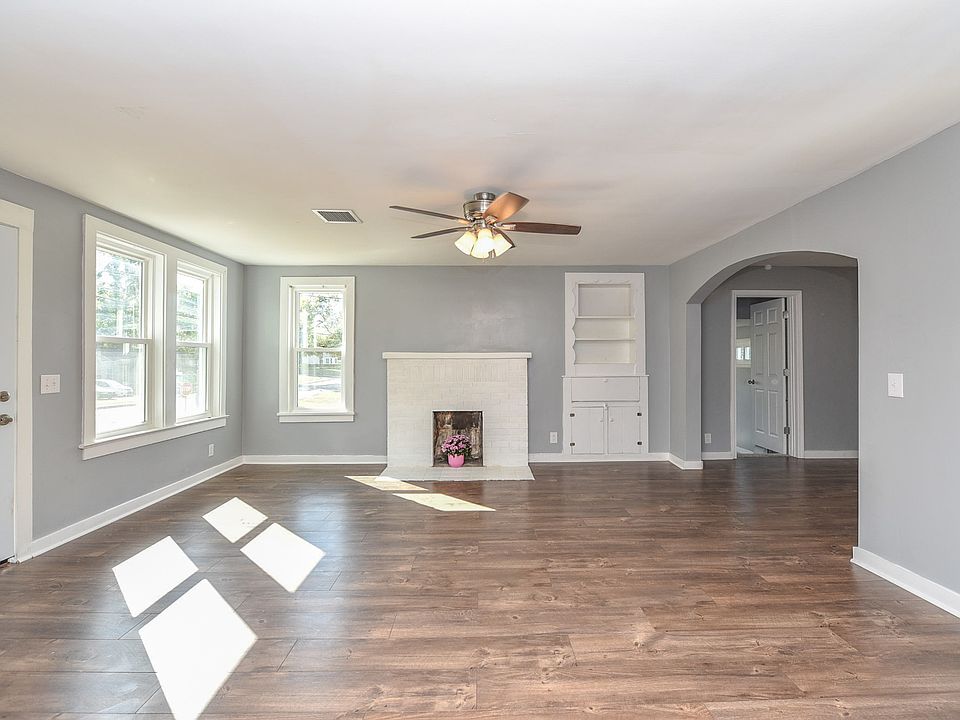 1st image of 1103 Daniel St