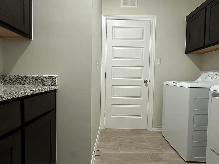 417 Samuel Blount Ct — Photo 33