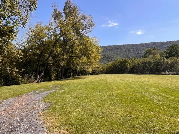 28 Cedar Ln, Woodstock, VA 22664