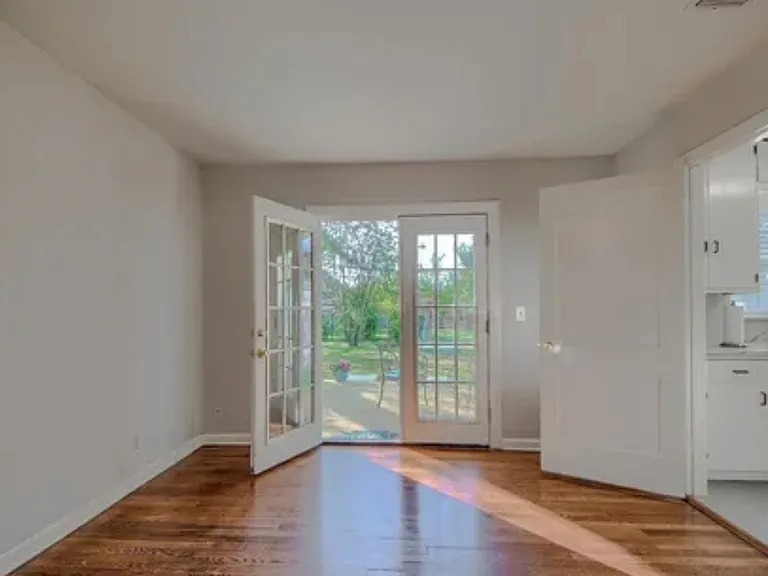 138 Norfolk Pl — Photo 9