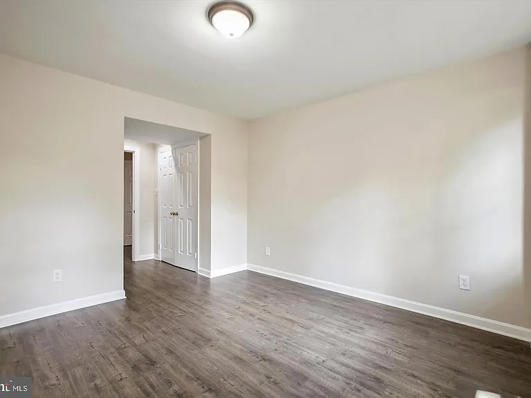 2041 Westmoreland St — Photo 45