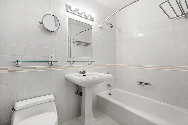 Rented by Greystar | media 63