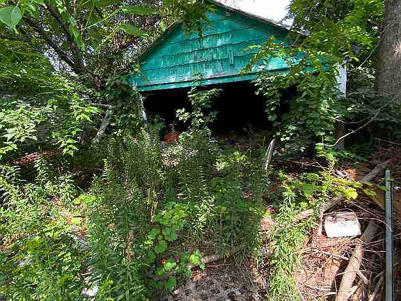 12714 Manor