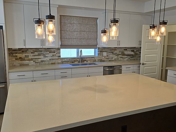 4th image of 19540 W Cardigan Dr