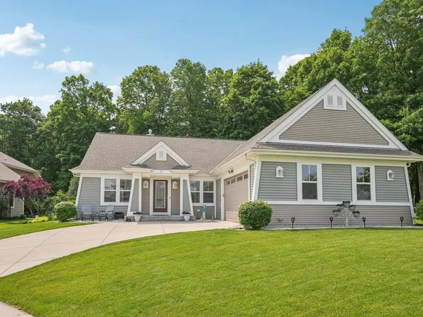 1549 East Monroe AVENUE, Hartford, WI 53027