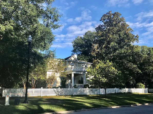 1802 Lyttleton St, Camden, SC 29020