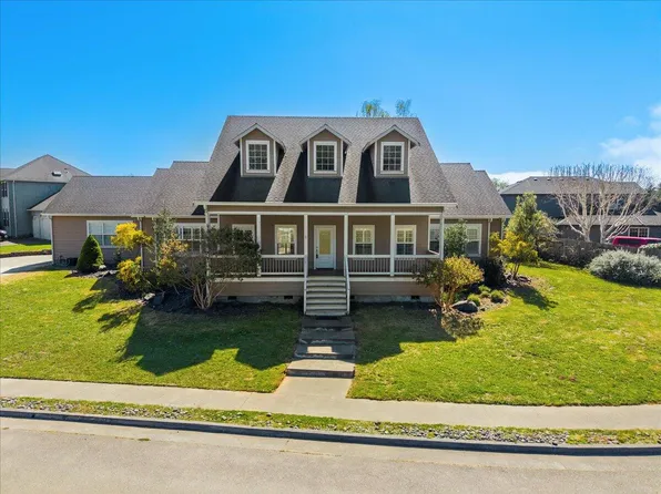 1797 Dragonfly Dr, McKinleyville, CA 95519