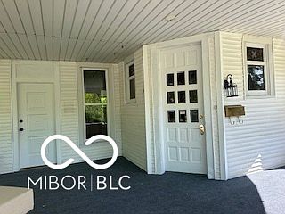 2nd image of 505 N Main St