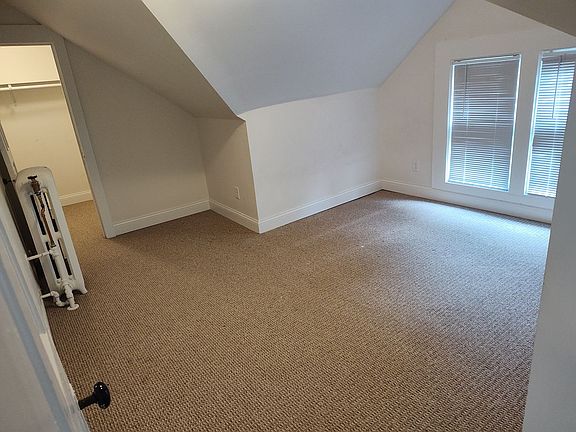 4th image of 2420 Pleasant Ave #6