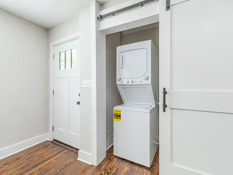 435 Wake St — Photo 14