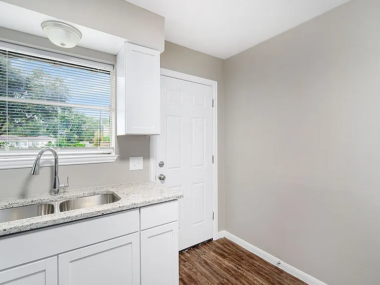 1303 S 2nd St #4 — Photo 6