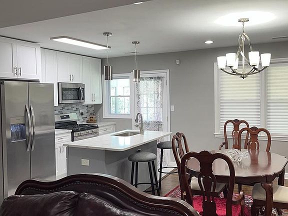 4th image of 1217 Cochran Ave