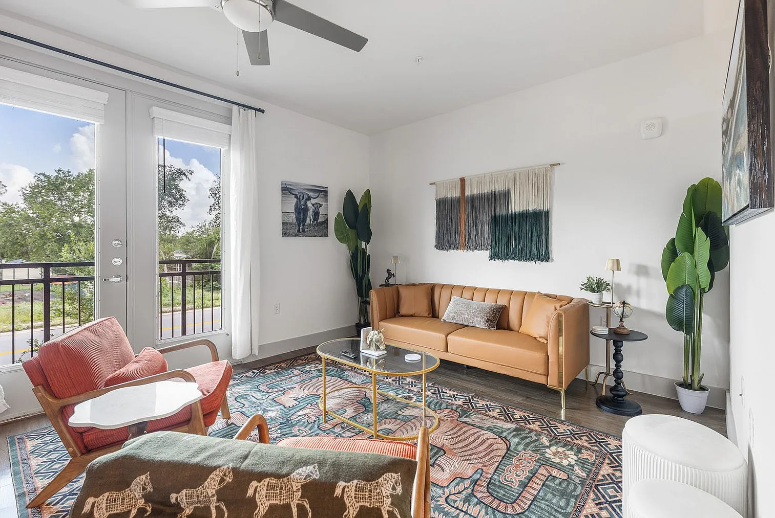 1 bed, 1.0 bath, 613 sqft, $2,370 — Photo 1