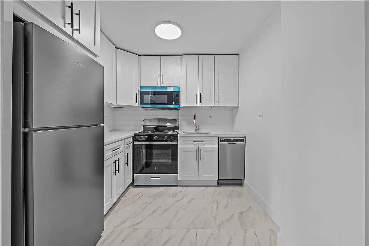 3260 Netherland Ave APT 5D photo 1