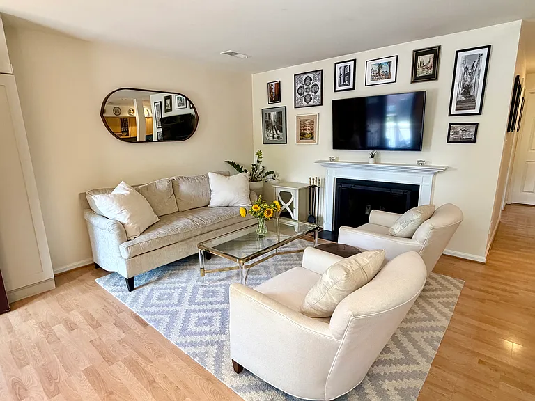 1415 Oronoco St — Photo 3