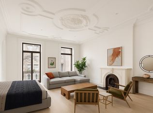 447 W 51st St #1R, New York, NY 10019