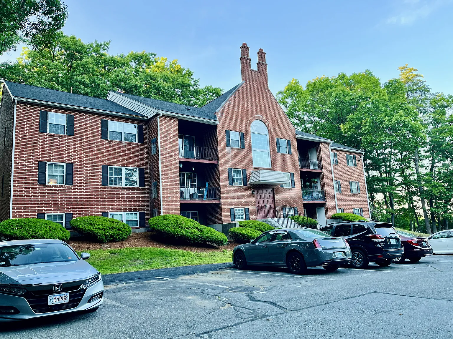 2 bed, 1.5 bath, 980 sqft, $2,090 — Photo 1