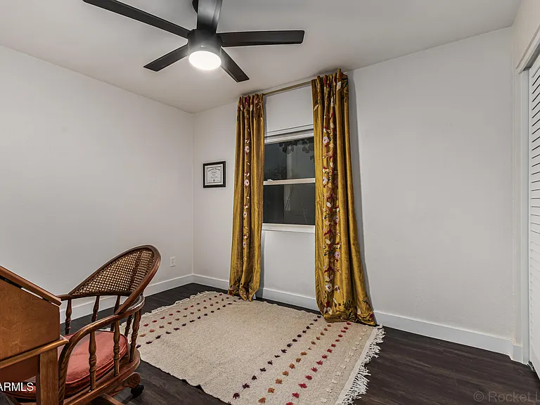 2200 N Los Altos Dr — Photo 27