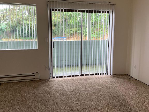 3rd image of 637 Pleasant Ave APT 204