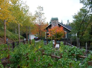 612 Ashland Creek Dr, Ashland, OR 97520