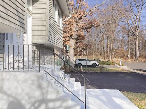 5th image of 17 Turner Dr