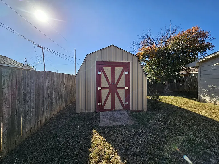 1436 Savannah Cir — Photo 20