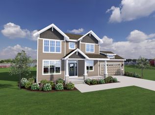704 Winterberry Dr, Waukesha, WI 53188