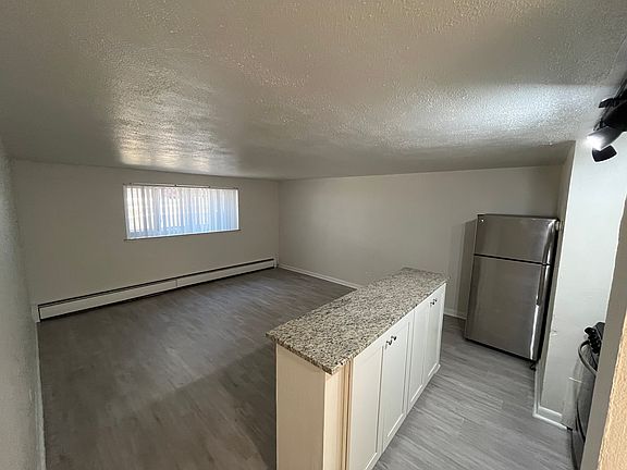 4th image of 833 E Ellsworth Ave APT 101