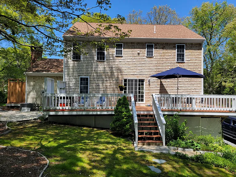 121 Old Post Rd — Photo 32
