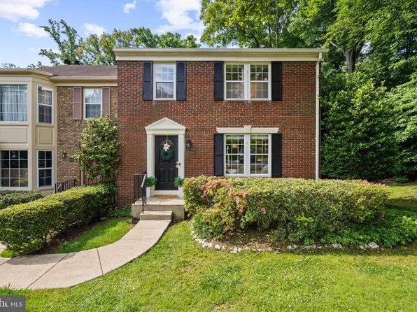 8943 Park Forest Dr, Springfield, VA 22152