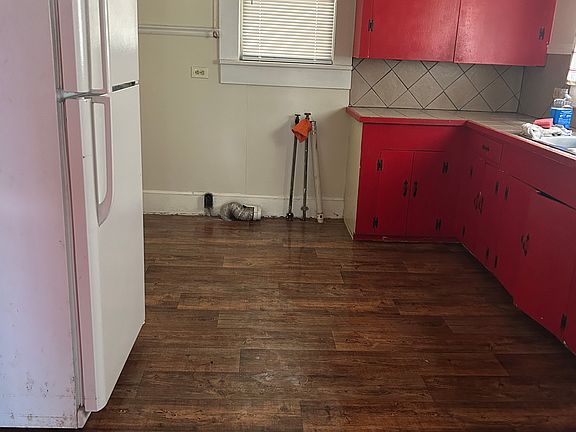 4th image of 321 Dearborne St