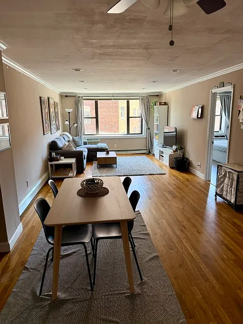 101 Jackson Ave — Photo 1