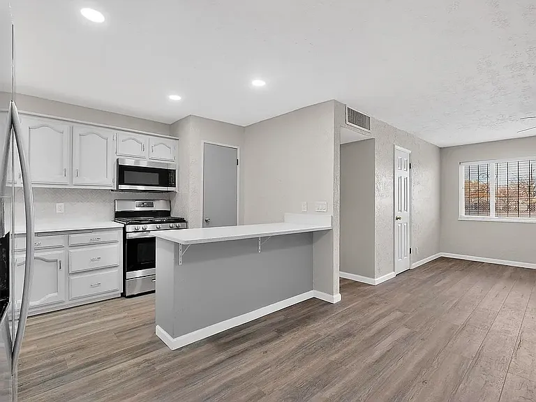 1920 Sanford Ave SW — Photo 6