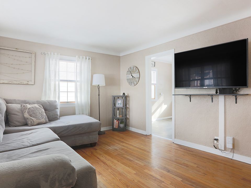 2nd image of 1824 Dallas Ave