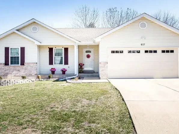 617 Silver Maple Dr, Fenton, MO 63026
