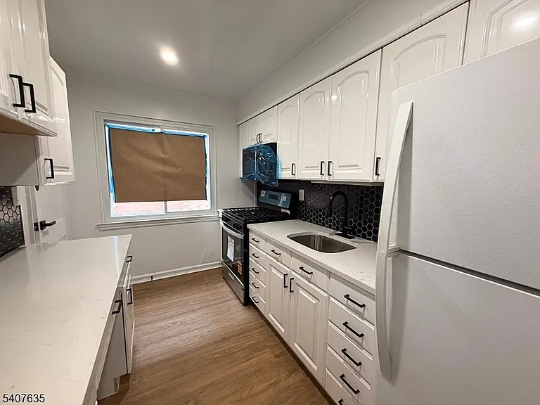 168 Tuxedo Pkwy #1 — Photo 3