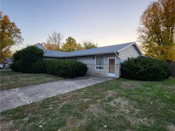 800 Division St, Charleston, IL 61920