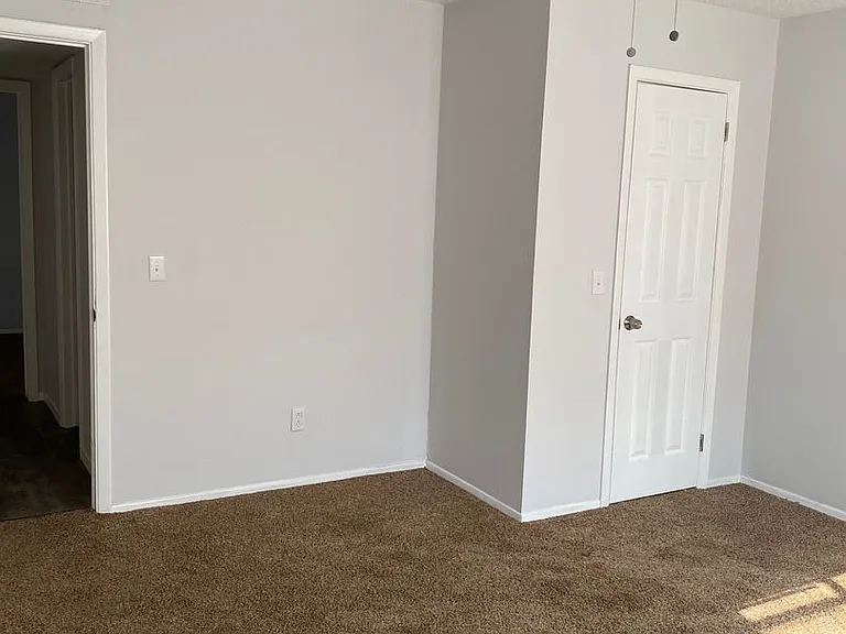 1908 Kirkland Dr — Photo 8