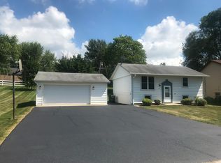 247 Cedarwood Ln, Antioch, IL 60002