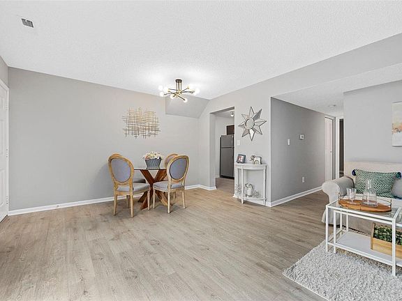 5th image of 8953 Wrenwood Ln
